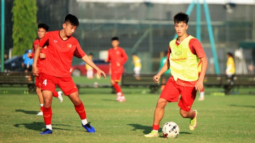 Khuất Văn Khang, Nguyễn Văn Trường tập buổi đầu tiên với U19 Việt Nam